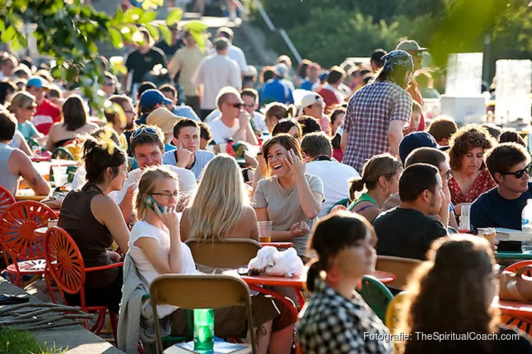 Vanmiddag opnieuw terrasweer, &#39;zomergolf&#39; zet ook dit weekend door