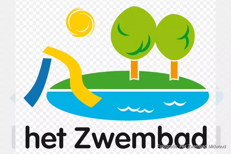 Het Zwembad - De eerste liters nieuw zwemwater en nu