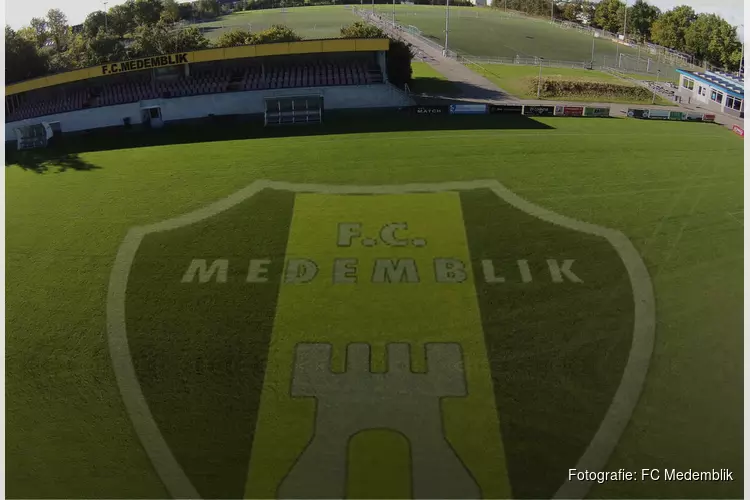 Complex FC Medemblik op slot na vernielingen en zwerfvuil