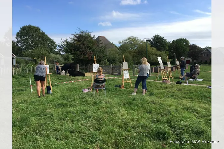 Workshop Koeienschilderen, met de ezel in de wei