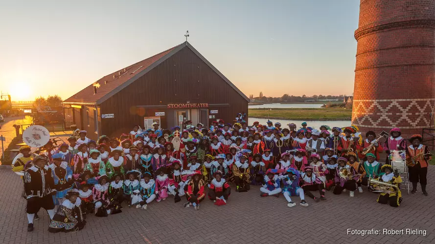 Pakjesfabriek Sinterklaas in Stoommachinemuseum