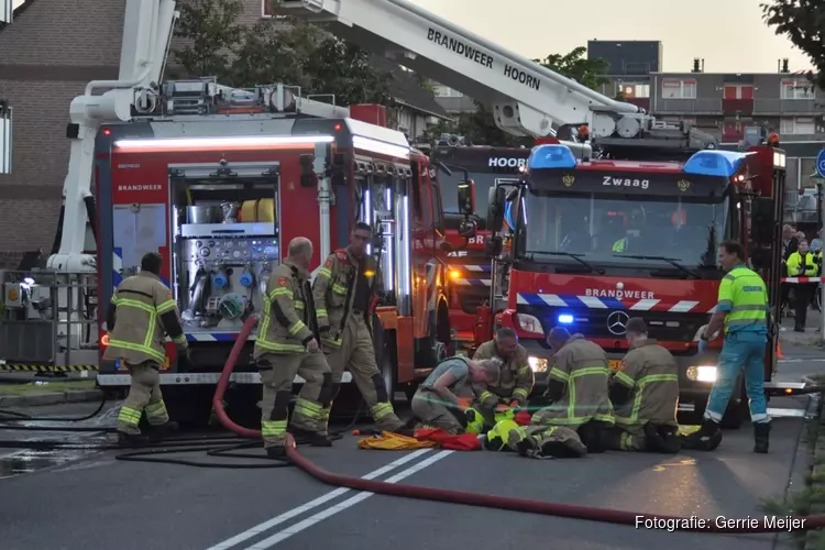 Dode bij zeer grote brand in appartementencomplex Hoorn