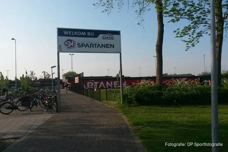 Spartanen loopt tegen Vitesse &#39;22 voortdurend achter de feiten aan