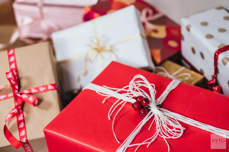 Kerstpakketten voor arme Westfriese gezinnen: "Ze knuffelen ons als we komen brengen"