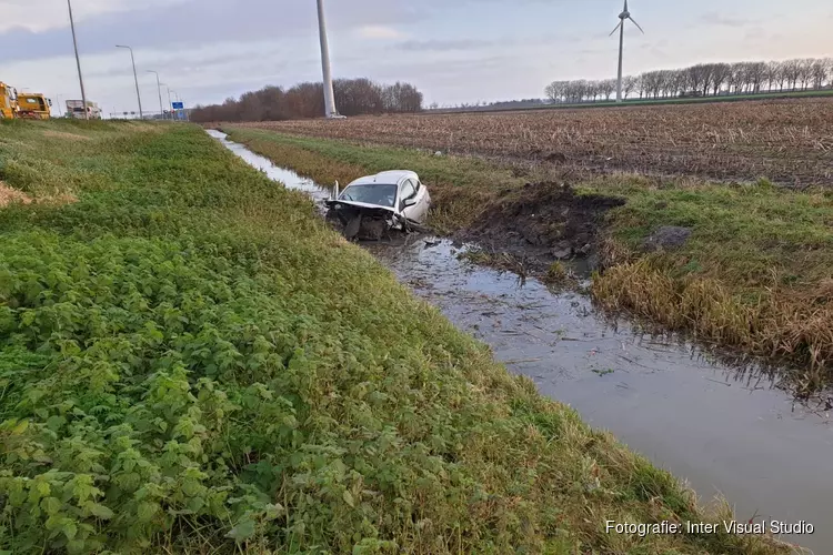 Automobiliste gewond na ongeval A7 bij Oudendijk