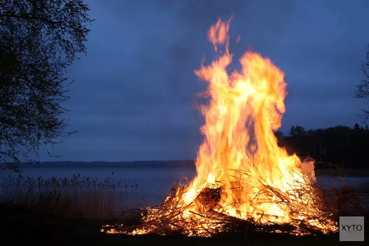 Laatste kerstboomverbranding in Koggenland