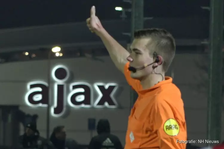 Tycho (15) uit Hoogkarspel fluit nu al bij Ajax: "Eredivisie zou ik ook leuk vinden"