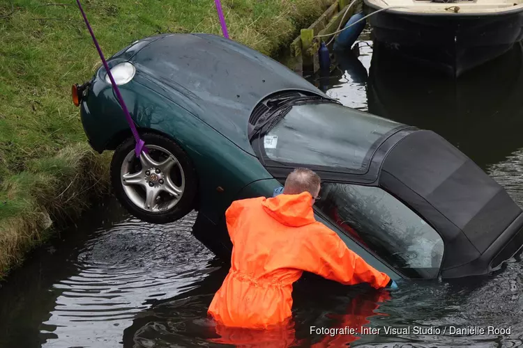 Auto te water in Enkhuizen