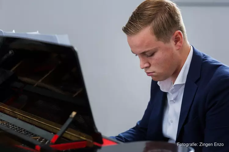 Voorjaars-pianoconcert Laurence Fierens in Protestantse kerk Wognum