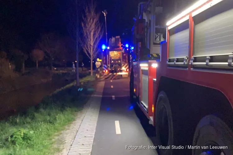 Schapen uit schuur gered bij grote uitslaande brand in Hoogwoud