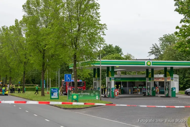 Dader raakt zelf gewond bij brandstichting tankstation