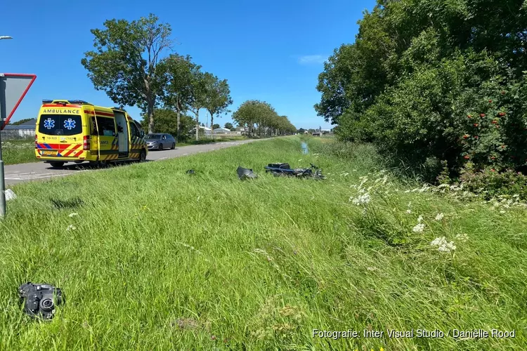 Motorrijder gewond na ongeval in Andijk