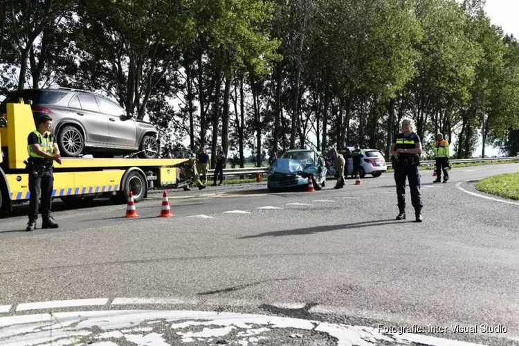 Auto&#39;s botsten in Wognum: afrit A7 dicht