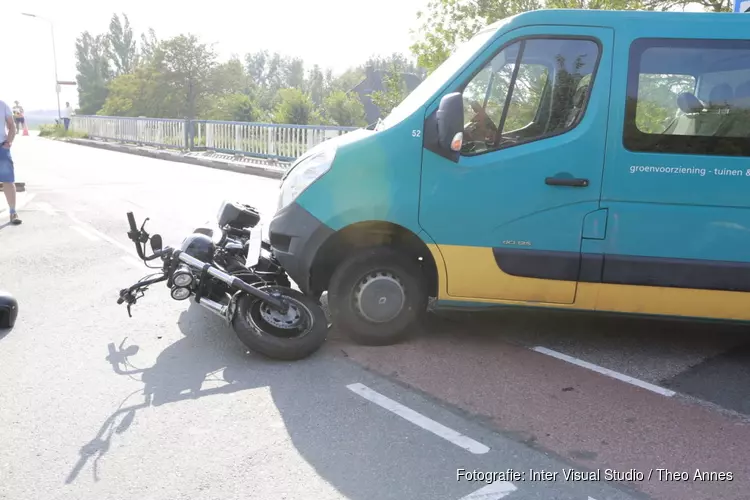 Motorrijder gewond in Ursem