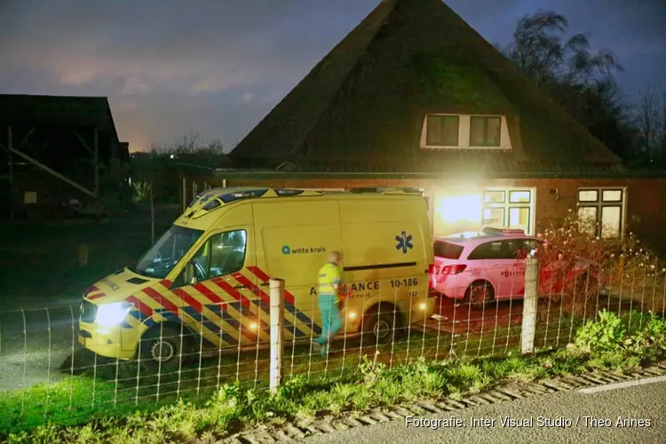 Auto te water gereden in Obdam, één gewonde