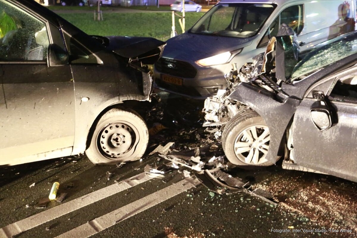 Zwaar ongeluk op N194 bij De Goorn, twee gewonden