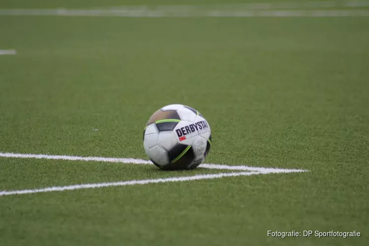 De Zouaven klimt verder omhoog na late winst bij RKVV Velsen