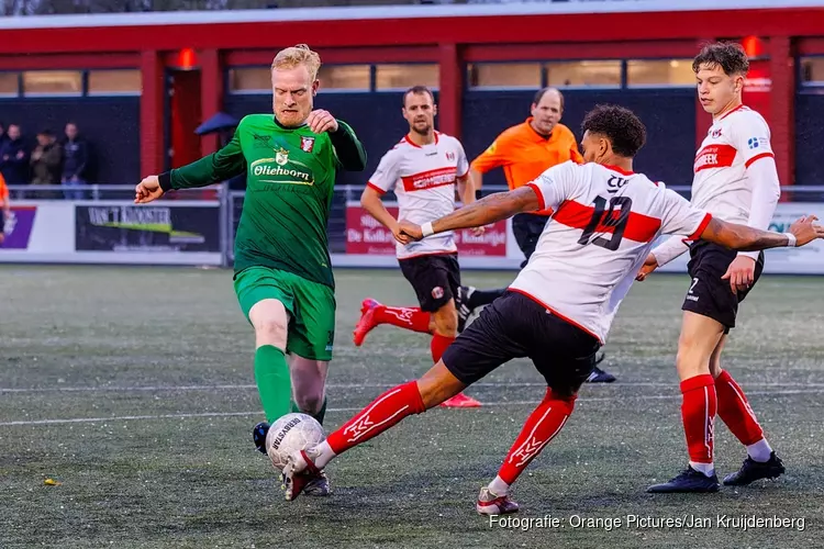 Hollandia herstelt zich met ruime zege op Hoogland