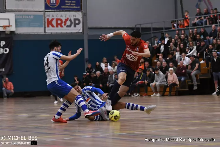 Hovocubo haalt uit in topper tegen FC Eindhoven