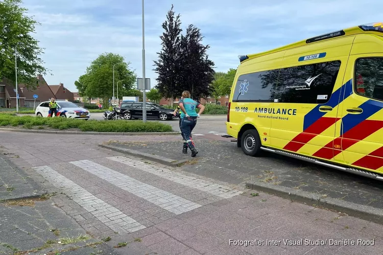 Motorrijder licht gewond na ongeval in Enkhuizen