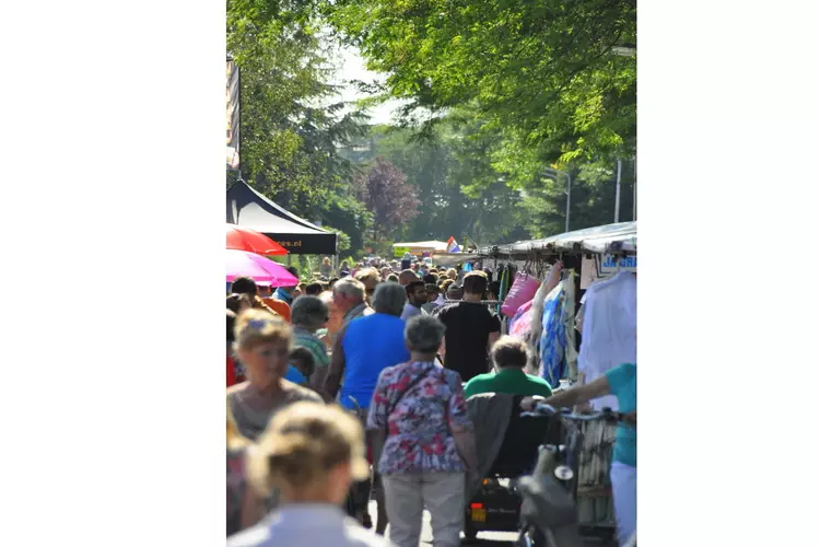 Gezellig! 50 jarig jubileum jaarmarkt in Andijk op donderdag 9 juni!