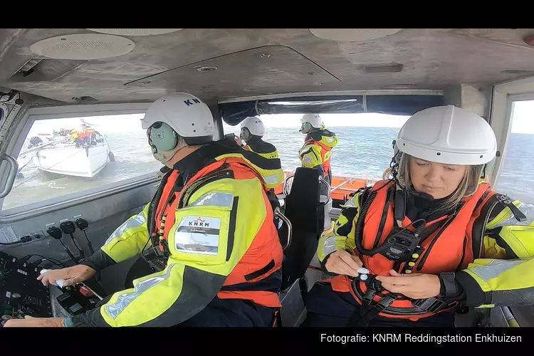 KNRM Enkhuizen: Voor iedere held een helm!