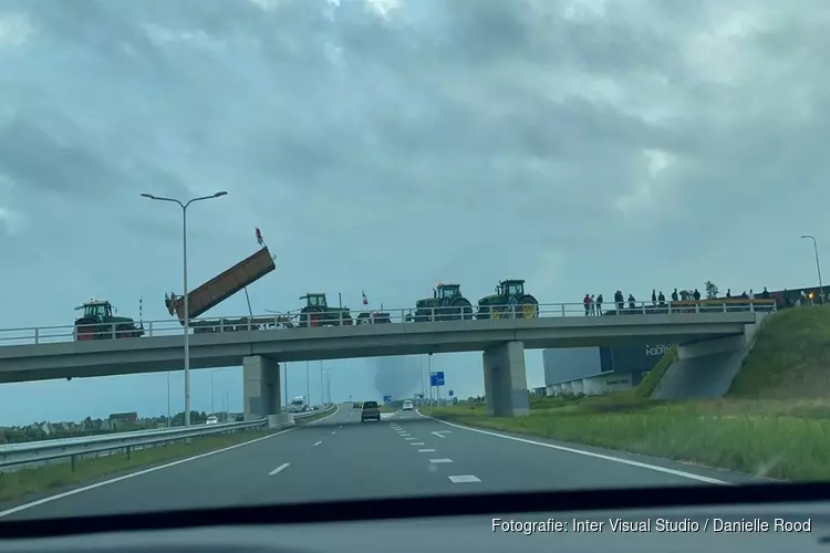 Boeren protesteren in Zwaagdijk