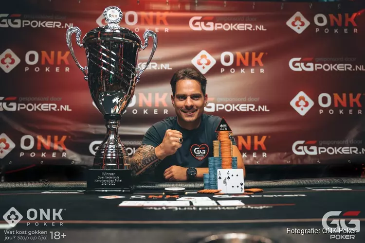 Vincent Vos uit Wervershoof is de nieuwe Pokerkampioen van Nederland!