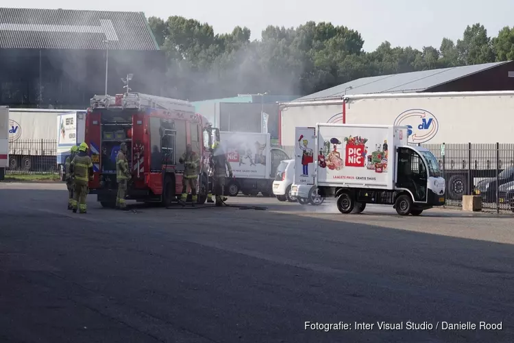 Opnieuw autobrand bij PicNic in Zwaagdijk-Oost