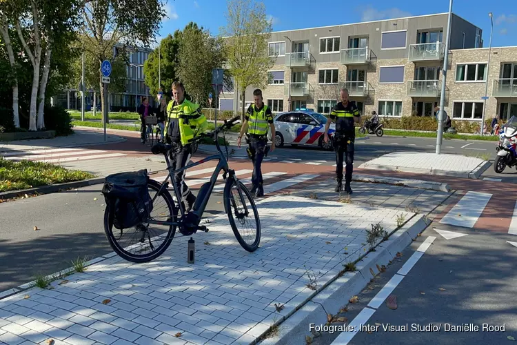 Fietser met spoed afgevoerd na ongeval in Hoorn