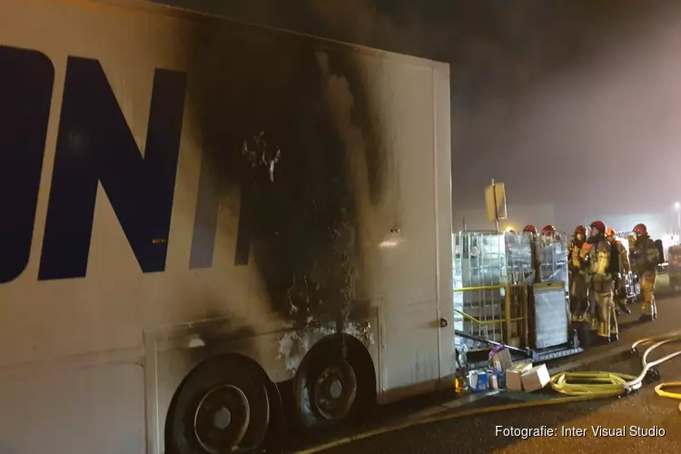 Lange file op A7 richting Zaanstad door brandende vrachtwagen