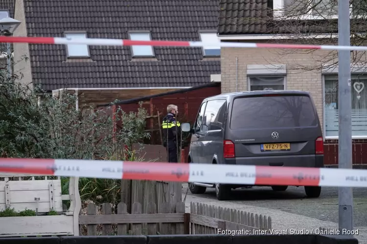 Politie-onderzoek in woning Hoorn na aantreffen overleden persoon