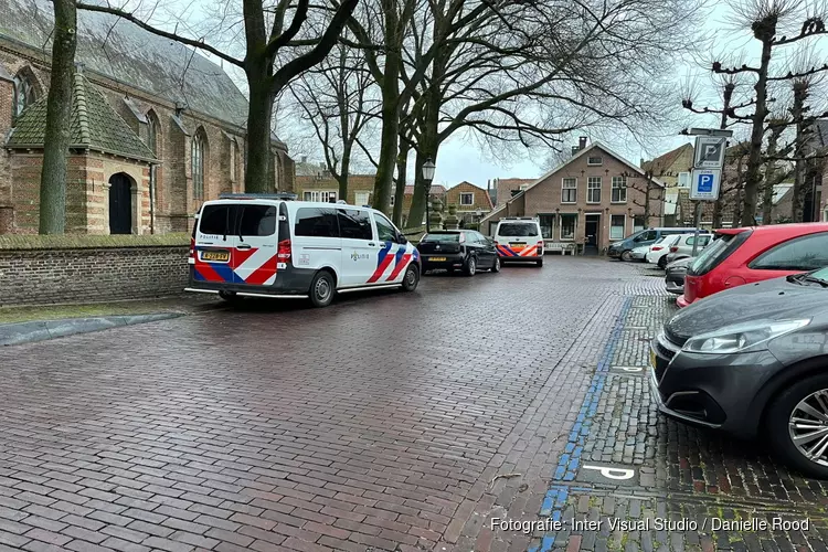 Politie-onderzoek na aantreffen stoffelijk overschot in woning Enkhuizen