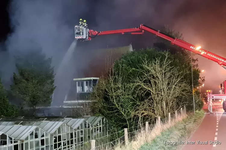 Vrijstaande woning in Ursem in brand