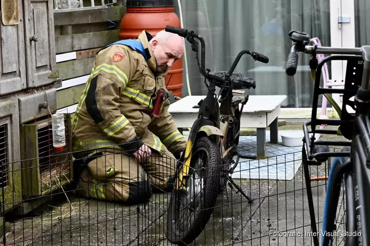 Brand in woning Zwaag door elektrische scooter