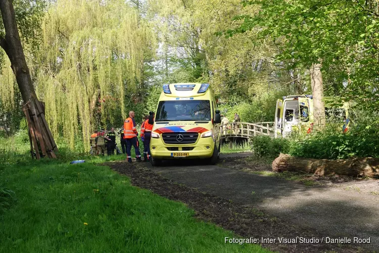 Scootmobiel te water in Hoorn, bestuurder naar ziekenhuis