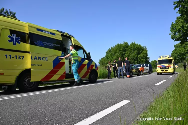 Automobilist gewond bij botsing in Berkhout