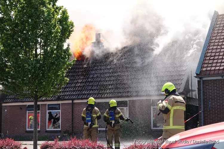Felle brand verwoest woning in Wervershoof