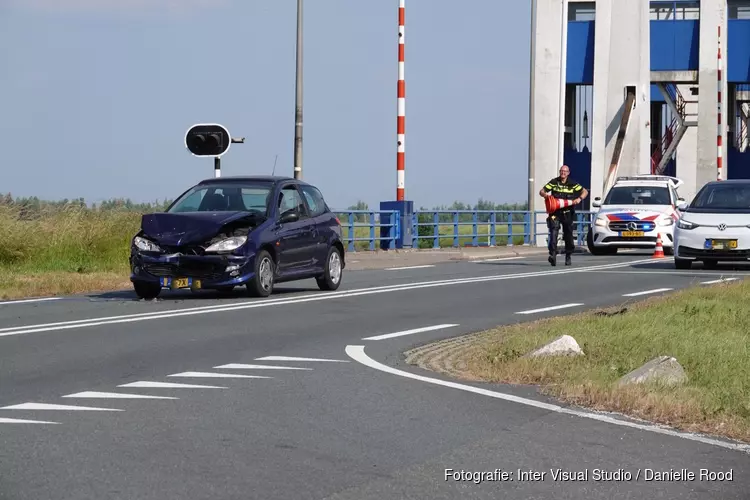 Kop-staartbotsing vlak voor dijk Enkhuizen-Lelystad