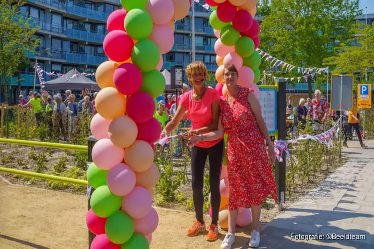 Volop beweging bij de feestelijke opening van het Olga Commandeur plein