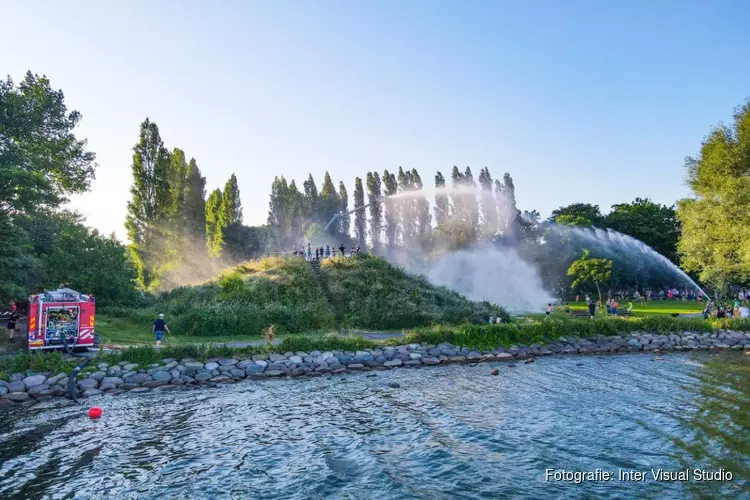 Veel belangstelling voor waterspektakel in Hoorn