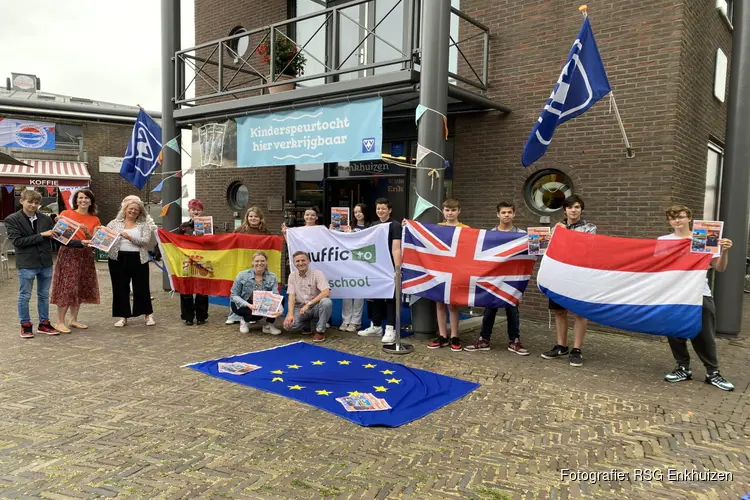 Tienergids voor toeristen aan Enkhuizen nu verkrijgbaar!