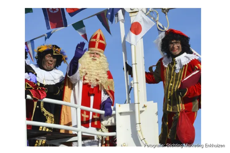 Groot feest tijdens de Sinterklaasintocht in Enkhuizen