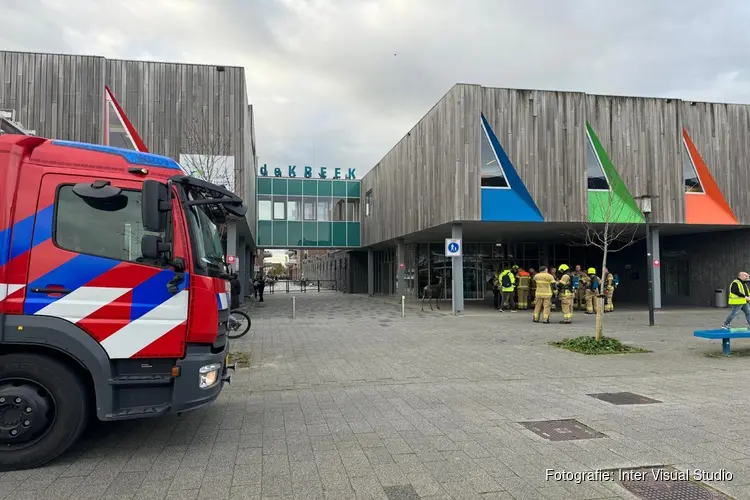 Basisschool en kindcentrum in Zwaag ontruimd na ontploffing