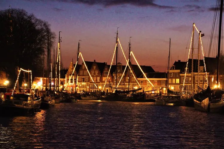 Lichtjesfeest in de haven van Hoorn op 25 november