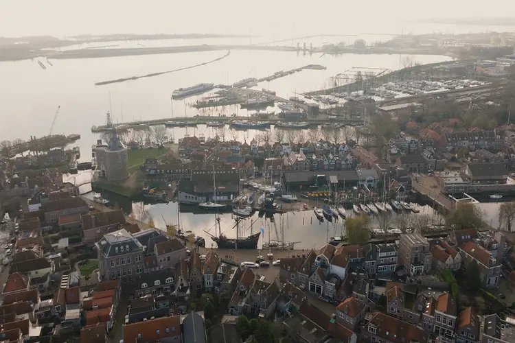 De Halve Maen vertrekt uit Enkhuizen