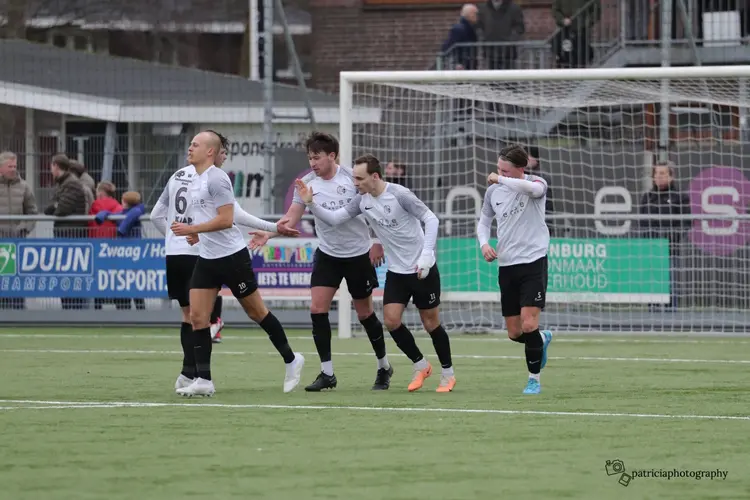 Always Forward klopt Grasshoppers door hattrick Ruttenberg