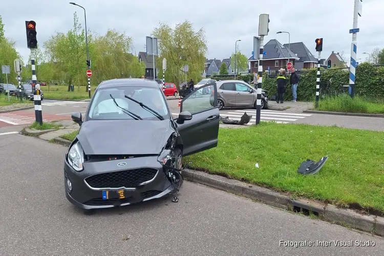 Botsing op kruising in Zwaag