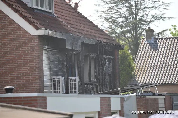 Brand in Wognum: twee woningen getroffen