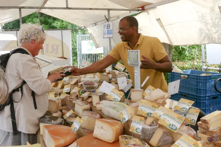 Zondag 30 juni van 10:00 – 16:00 uur MAKS' Biomarkt bij MAK Blokweer